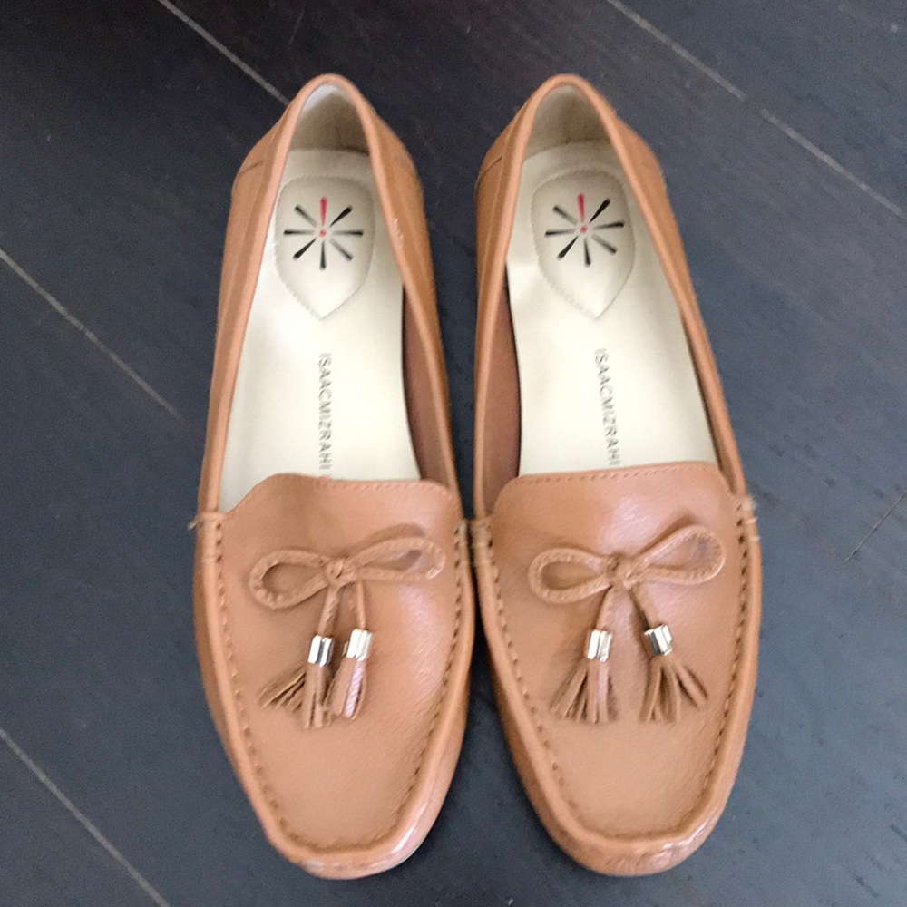 Isaac Mizrahi Live Tan Moccasins size 8